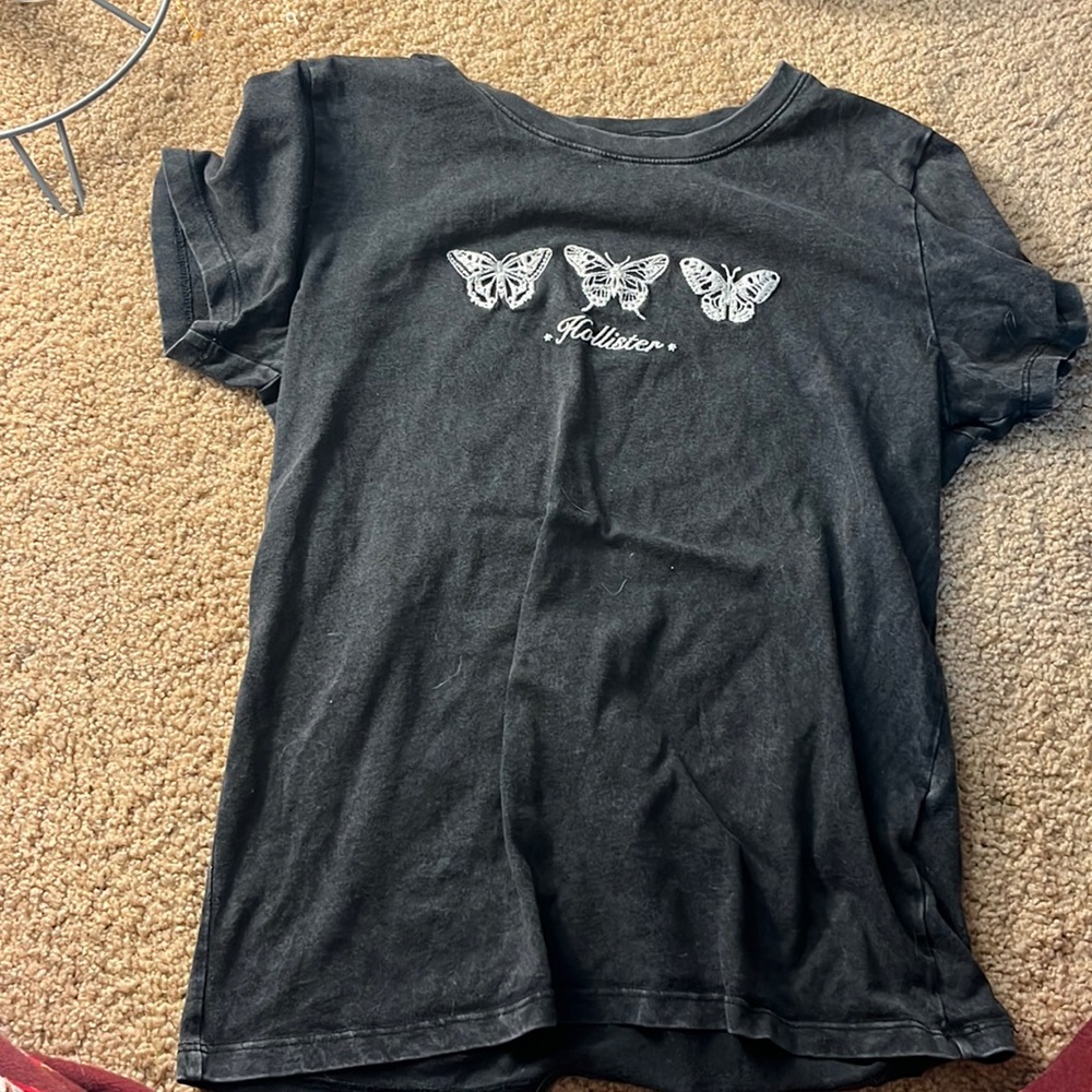 Hollister black size small t shirt with cute butterflies